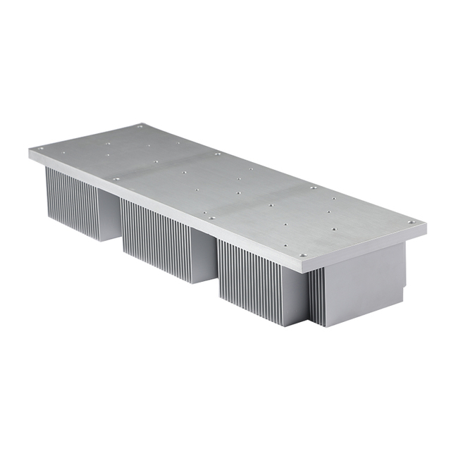 Gran extrusión de disipador de calor.