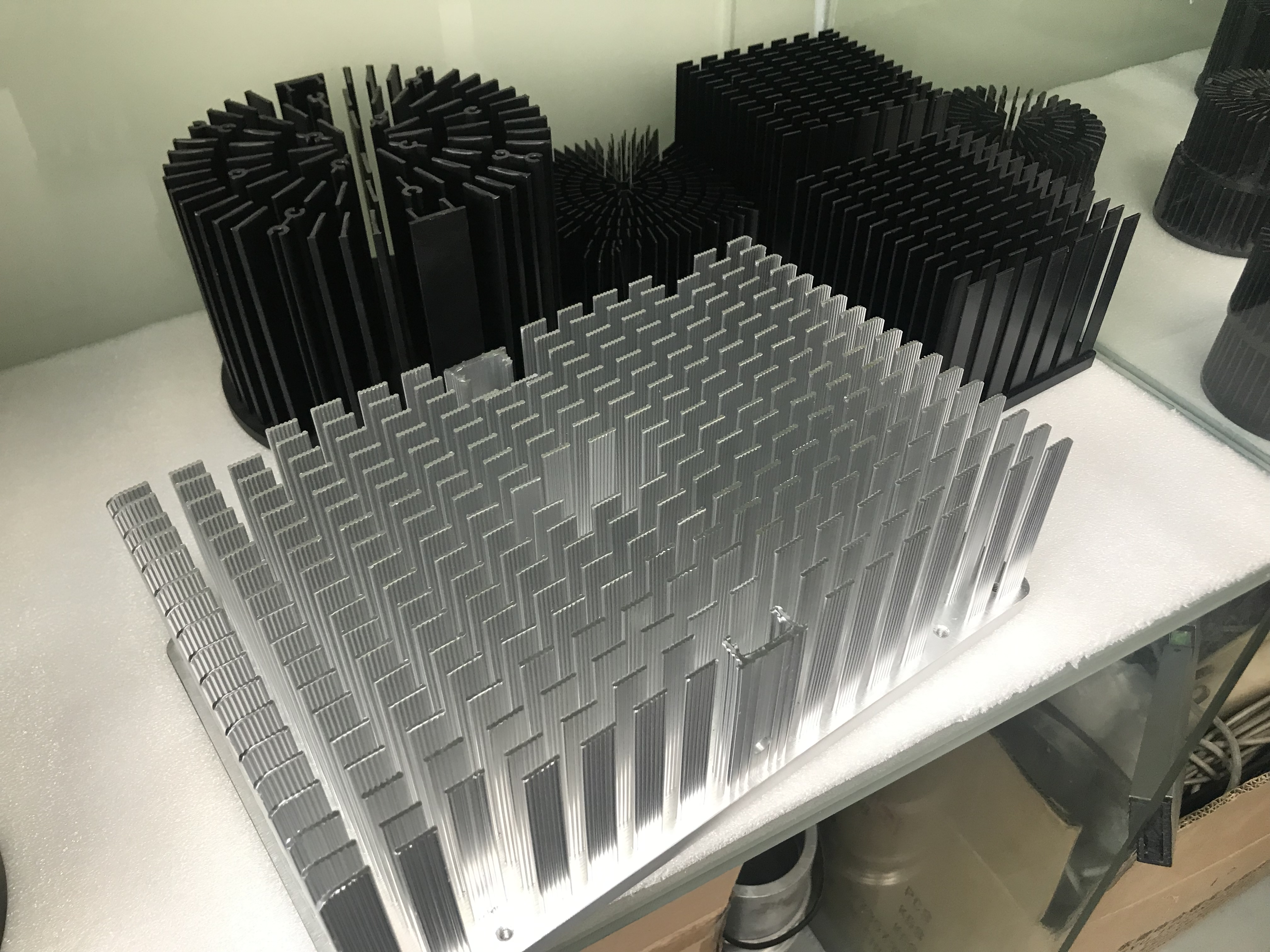 Disipador de calor forjado fr&iacute;a para iluminaci&oacute;n LED de 100W