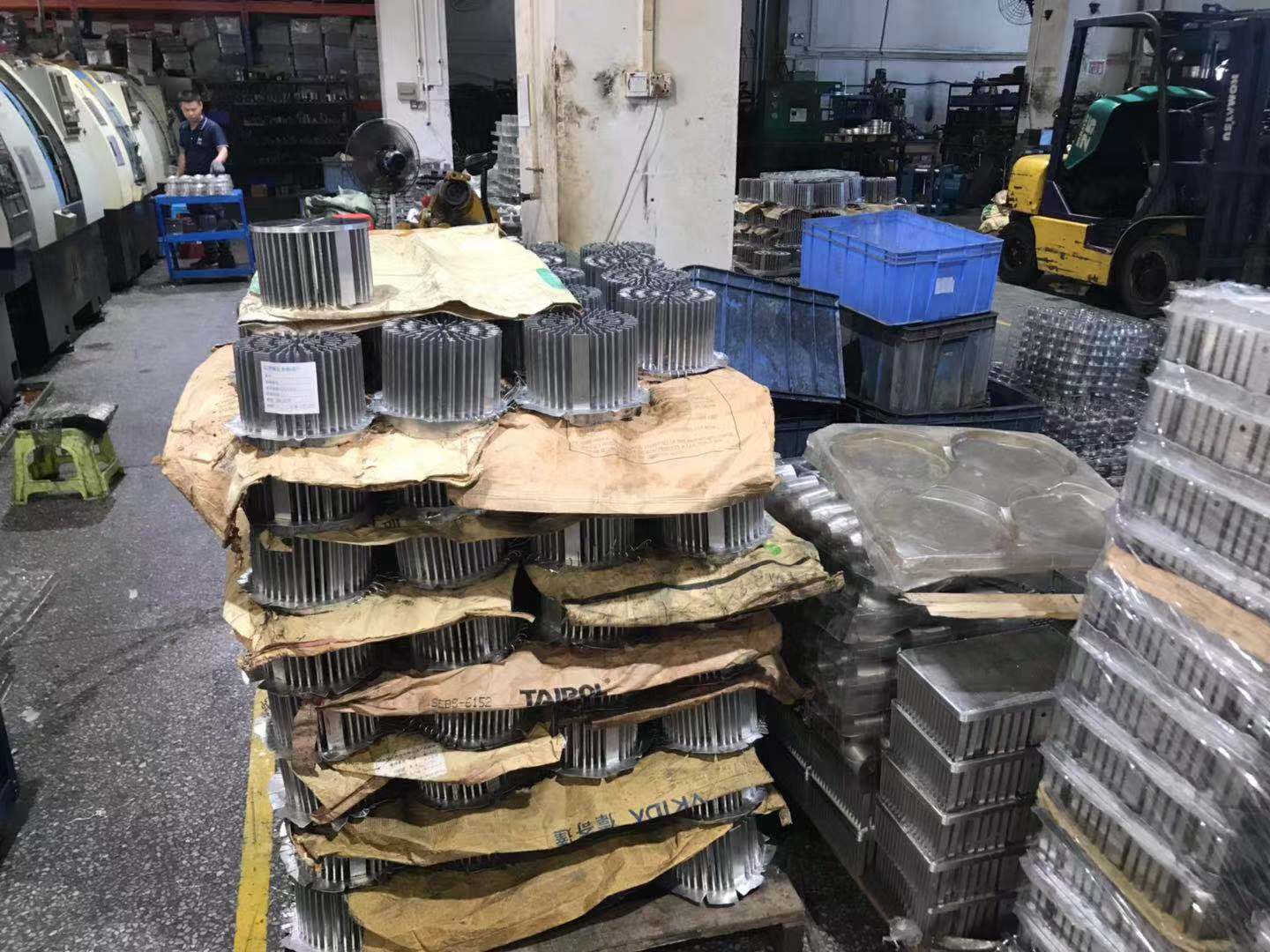 Disipador de calor de forjado para la iluminaci&oacute;n LED de 50W